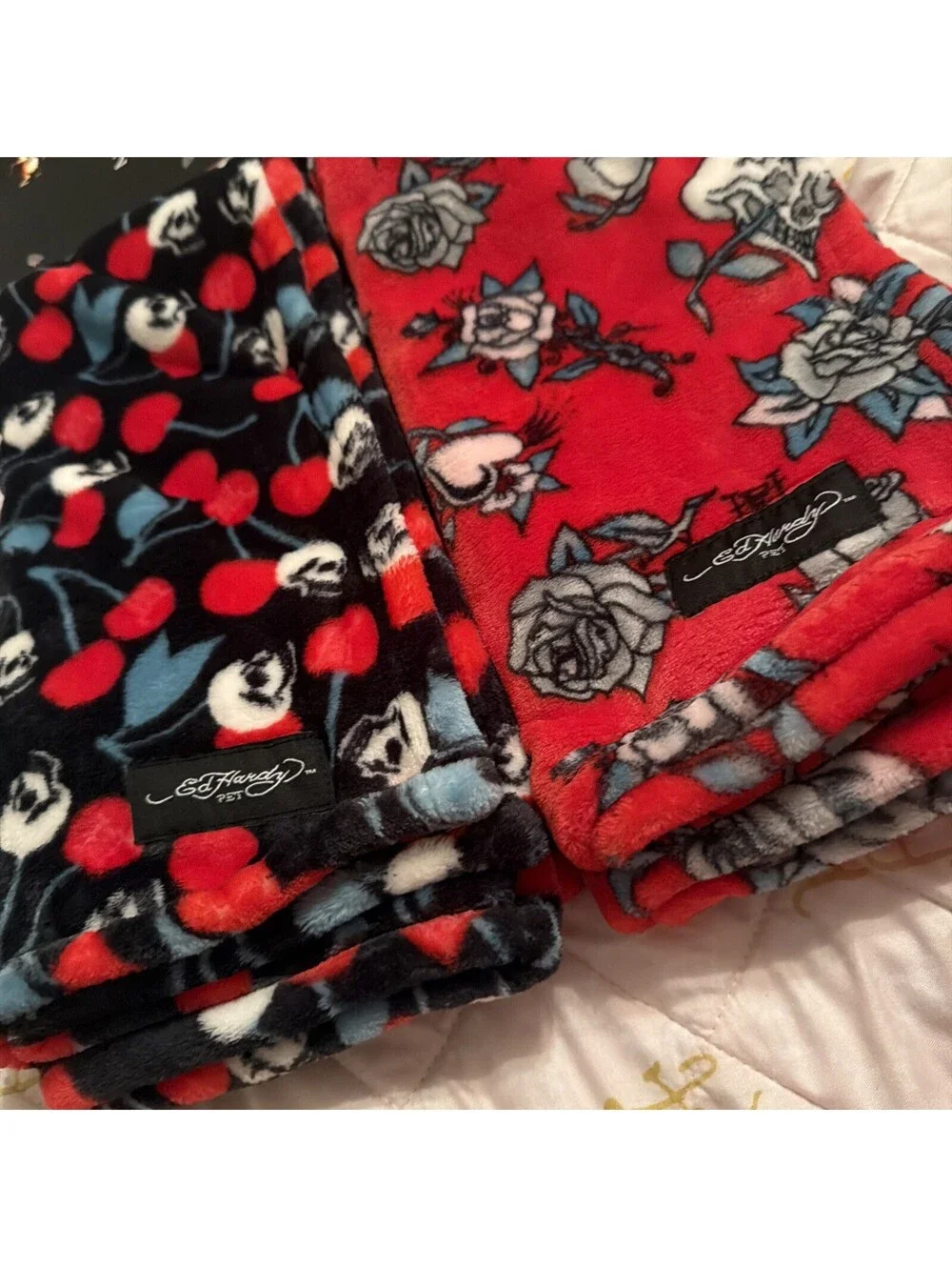 ED HARDY PET 2 Pc Pet Throw Set Skull Cherries 27x44